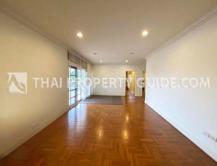 House with Private Pool in Bangnatrad 